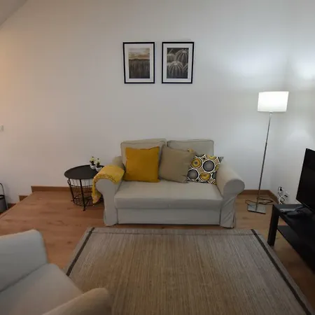 Cozy 2 Bedroom In Caxias, * Oeiras
