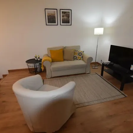 Cozy 2 Bedroom In Caxias, *