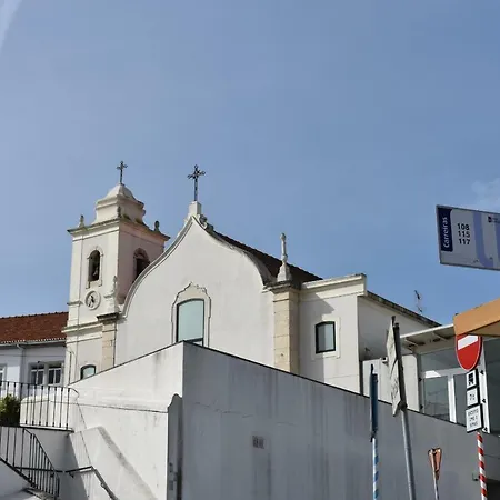 Cozy 2 Bedroom In Caxias, Oeiras