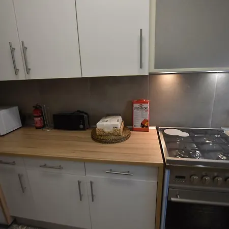 Cozy 2 Bedroom In Caxias, *