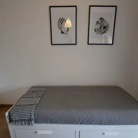 Cozy 2 Bedroom In Caxias, * Oeiras