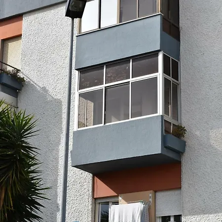 Cozy 2 Bedroom In Caxias,