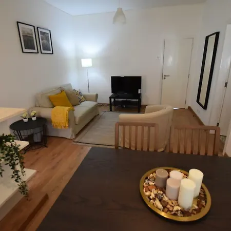 Cozy 2 Bedroom In Caxias, *