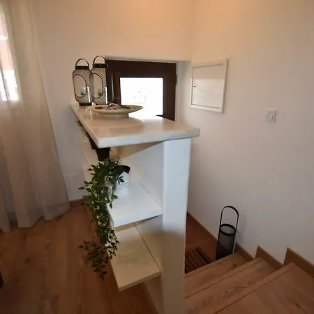 Cozy 2 Bedroom In Caxias, *